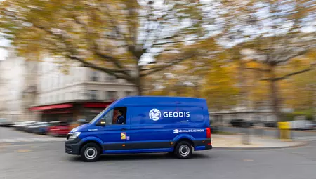Camion de livraison GEODIS à Paris