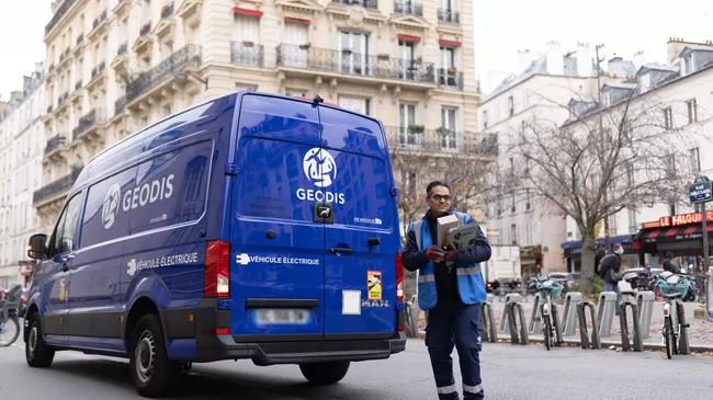 GEODIS truck in Paris