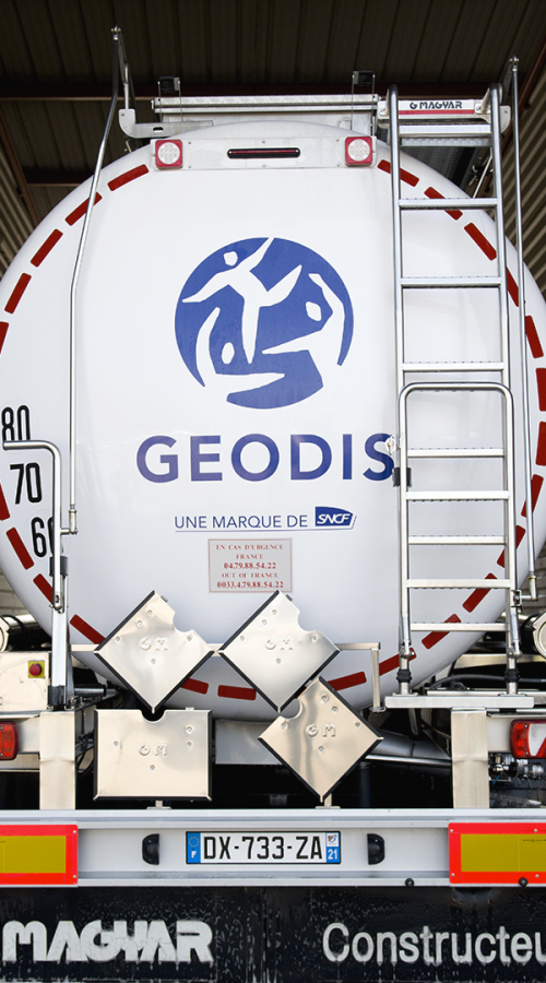 Back of a GEODIS truck
