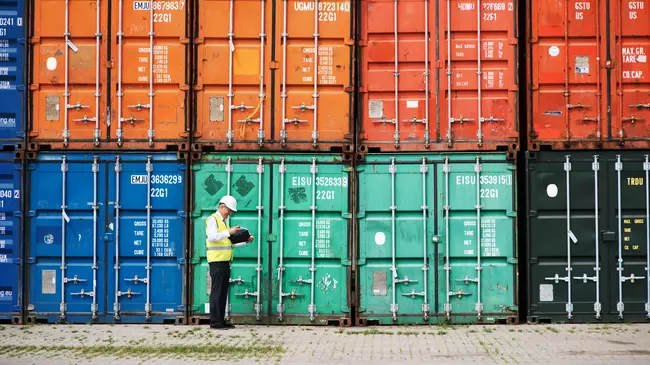 De Minimis Tax Thresholds and Cross-Border E-commerce