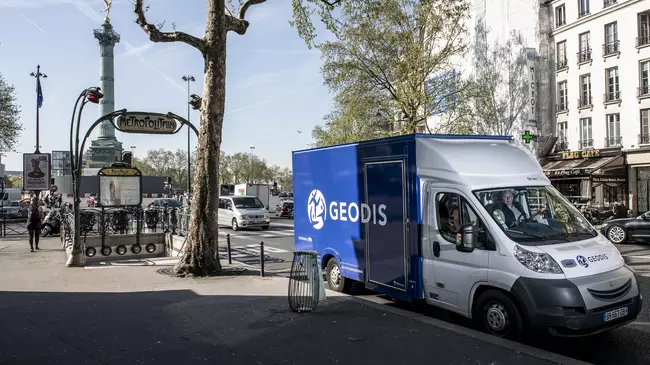 Delivery of the last kilometre in Paris by electric truck, by the GEODIS Distribution&Express team